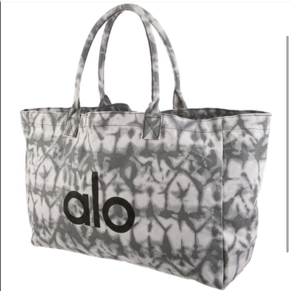 New in bag alo yoga tie dye tote